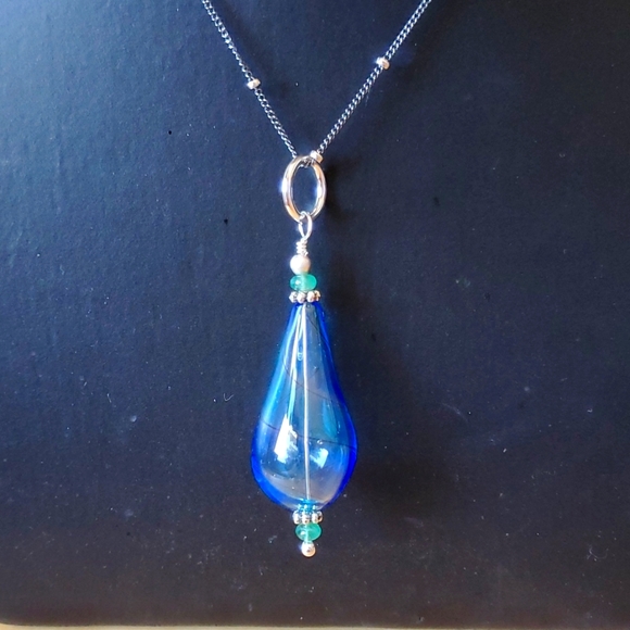 Sapphireskies Designs Jewelry - Sapphireskies Designs Sterling Silver Emerald and Murano Glass Necklace